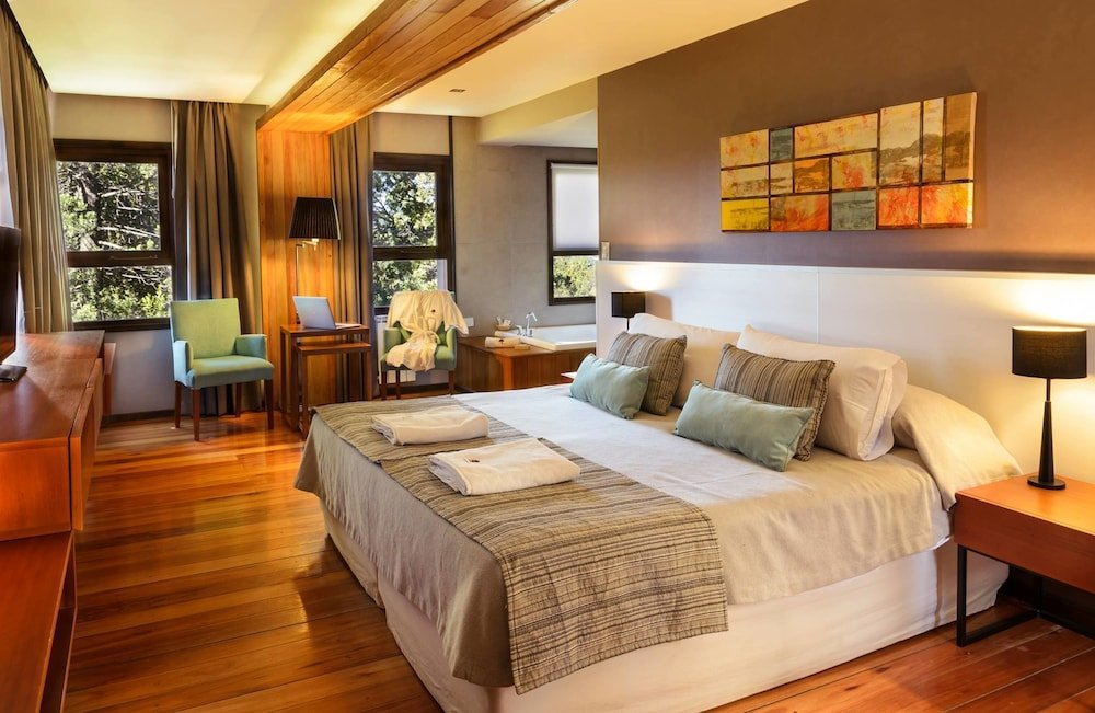 Quarto do hotel boutique com decoração elegante